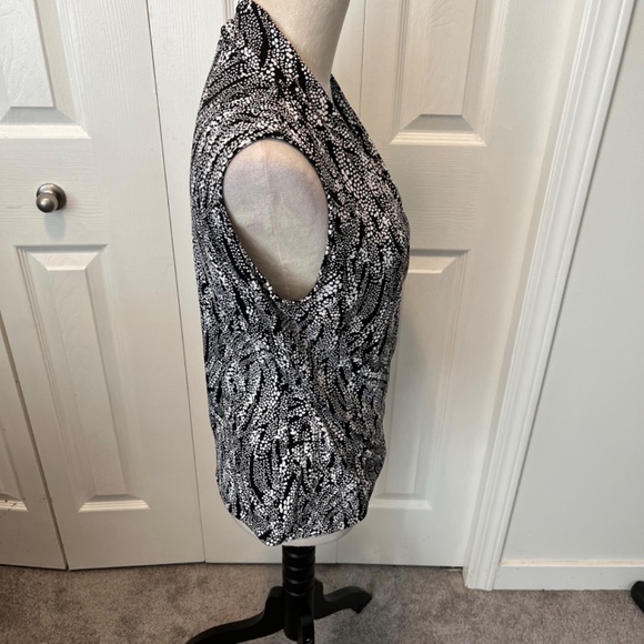 Tahari size M top - Picture 8 of 12